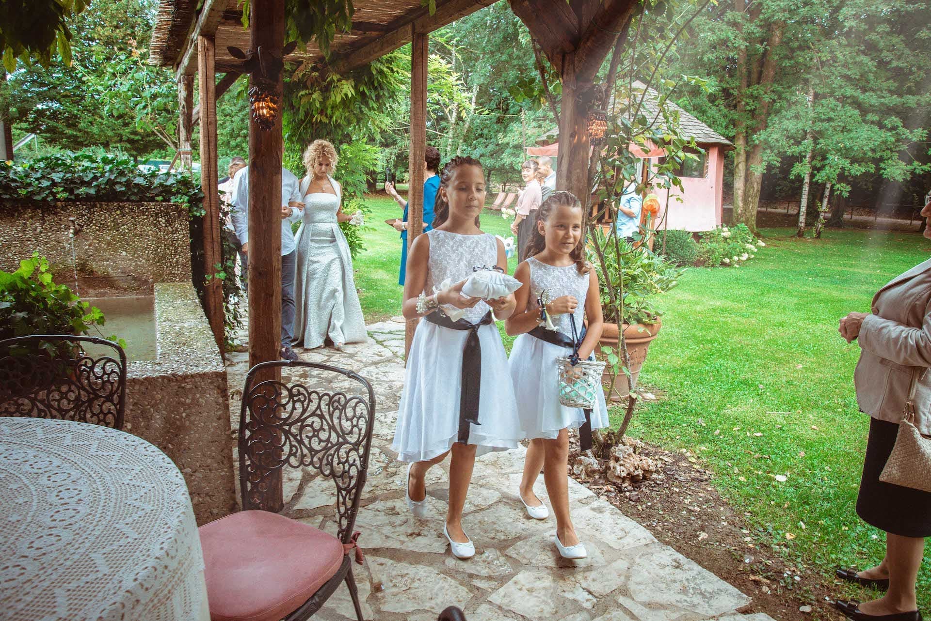 entrata sposa villa sandi damigelle 