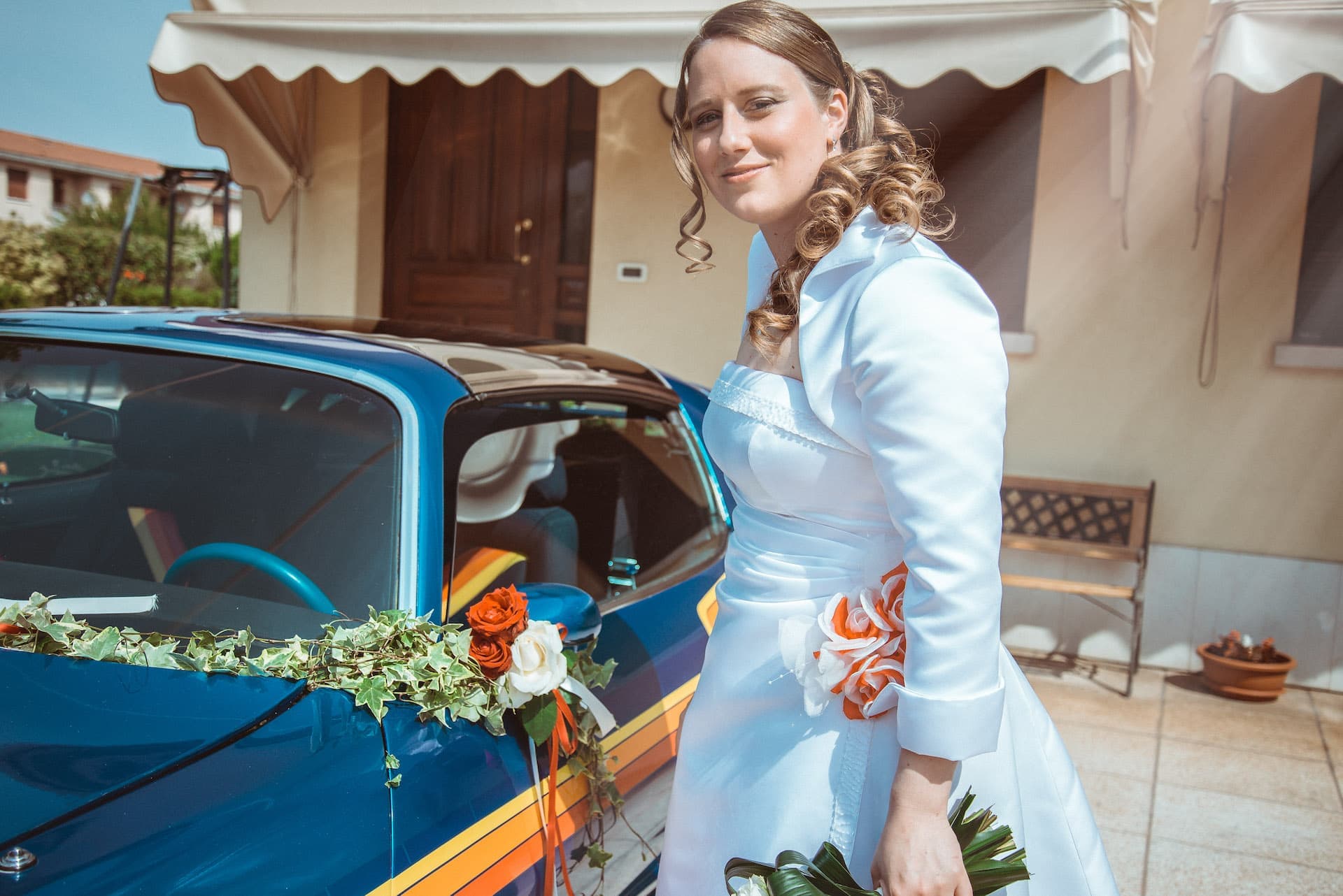 sposa macchina blu