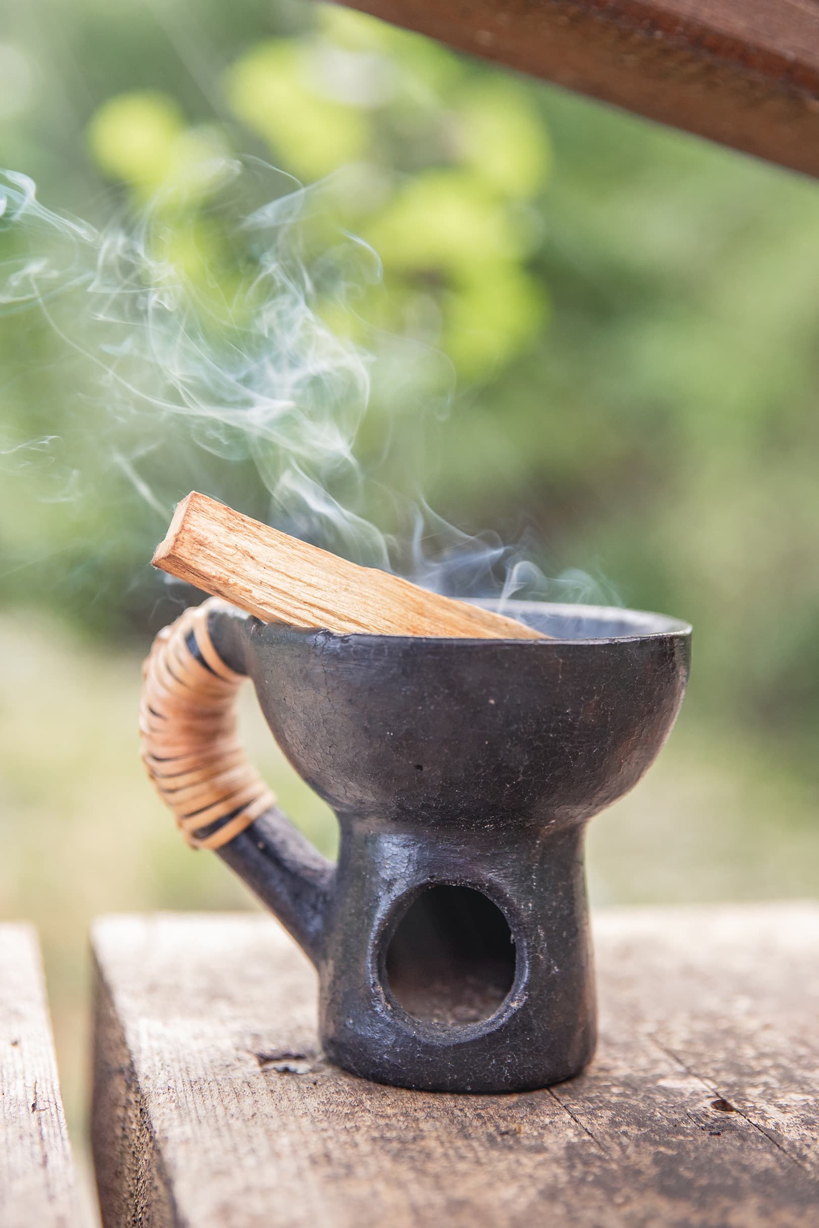 luana olistica riflessologia natura ciano armonia anima palo santo fumo