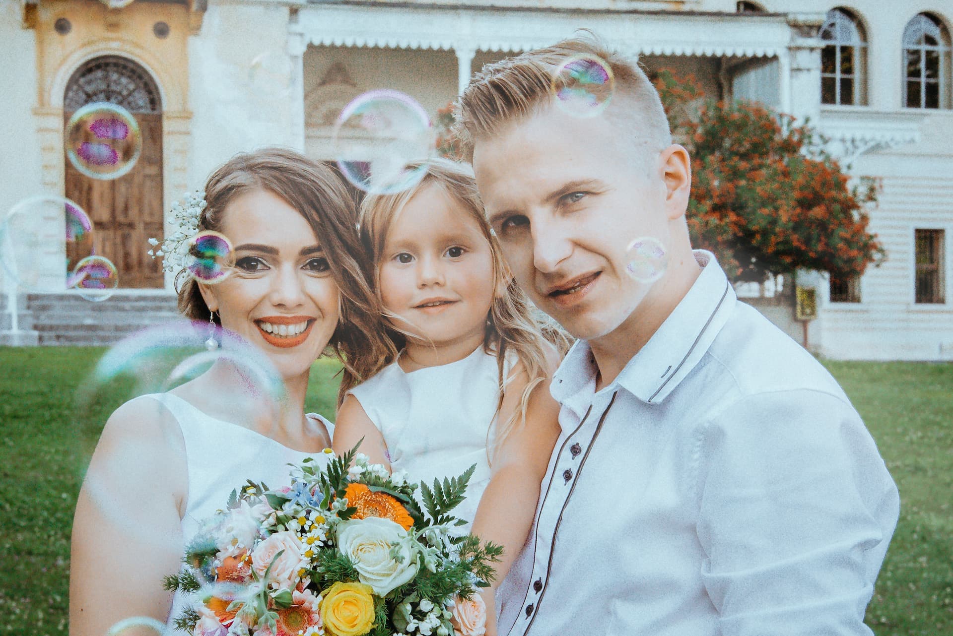sposi bouquet bambina villa dei cedri valdobbiadene bolle di sapone